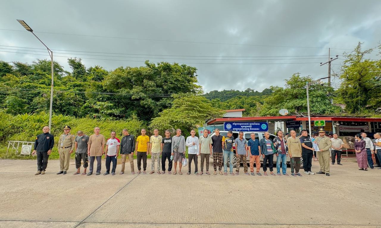 ប្រជាពលរដ្ឋខ្មែរចំនួន១៦នាក់ ដែលសមត្ថកិច្ចថៃចាប់ខ្លួននៅខេត្តត្រាត ត្រូវបានអនុញ្ញាតឱ្យមកប្រទេសកម្ពុជាវិញក្រោយមានការសម្របសម្រួល