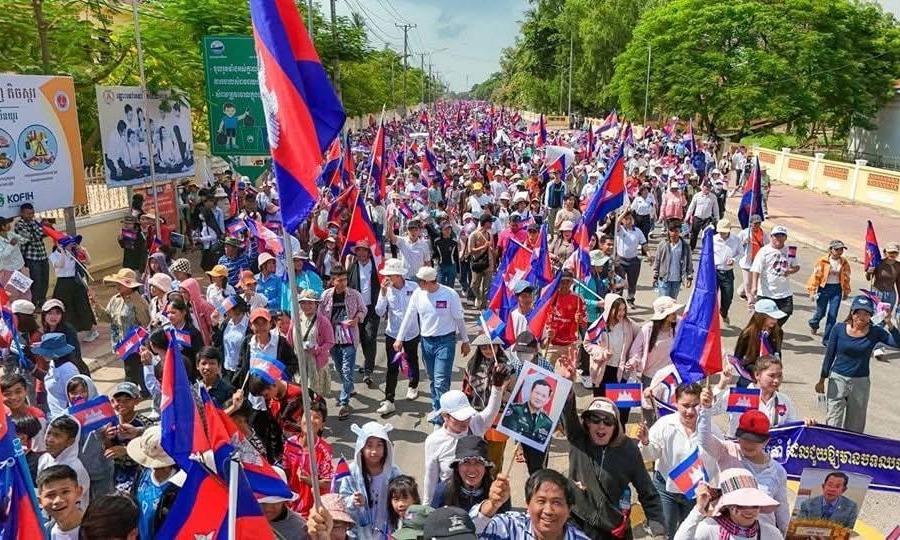សម្តេចធិបតី​ ៖​ នៅថ្ងៃស្អែកនឹងមានកិច្ចប្រជុំពិសេស​ GBC​ នៅម៉ាឡេស៊ី ដោយមានការចូលរួមសង្កេតការណ៍ពីម៉ាឡេស៊ី សហរដ្ឋអាមេរិក និងចិន ដើម្បីពិភាក្សាគ្នាអំពីការជំរុញអនុវត្តបទឈប់បាញ់