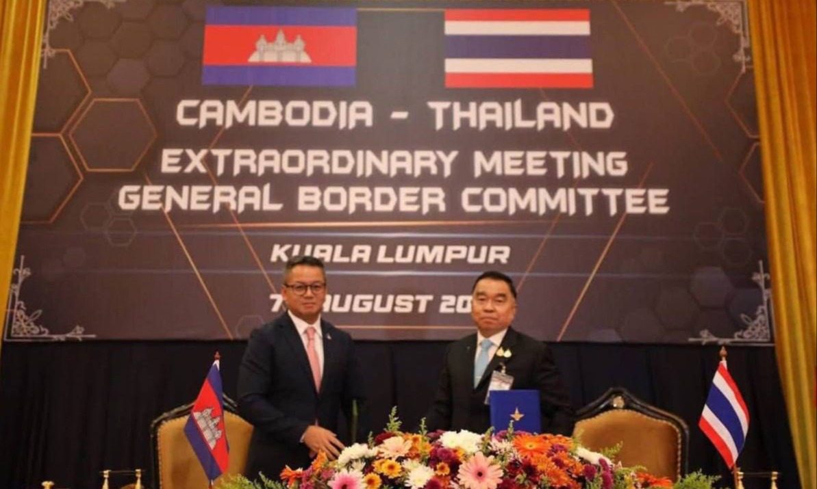 ក្រសួងការពារជាតិ៖ កិច្ចប្រជុំវិសាមញ្ញគណៈកម្មាធិការព្រំដែនទូទៅកម្ពុជា-ថៃ (GBC) នៅប្រទេសម៉ាឡេស៊ីបានប្រព្រឹត្តទៅក្នុងបរិយាកាសស្ថាបនា និងវិជ្ជមាន ដែលនាំមកនូវលទ្ធផលប្រកបដោយផ្លែផ្កា