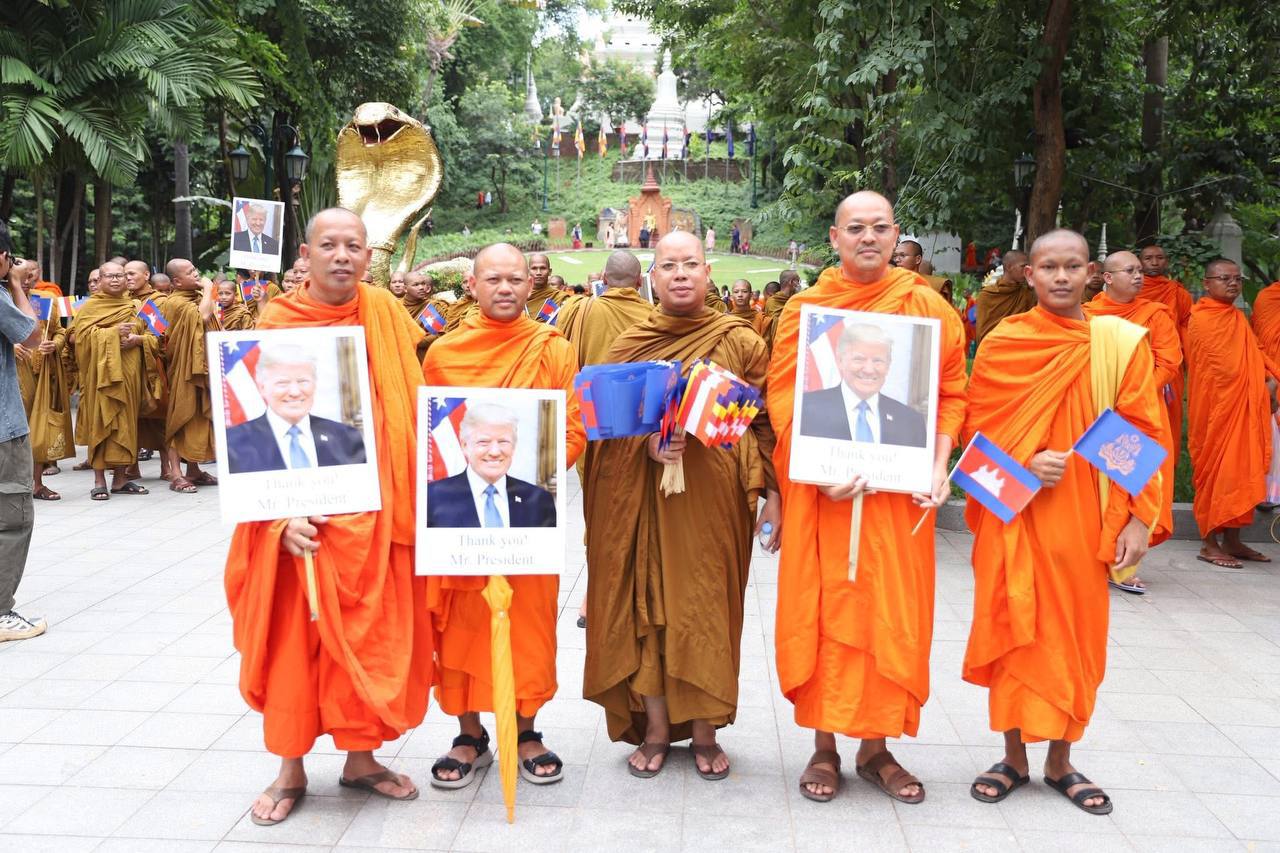 ឯកឧត្តម អ៊ាង សុផល្លែត៖ សង្រ្គាមមិនល្អទេសំរាប់យើងទាំងអស់គ្នា គេបំពានយើងគេឈ្លានពានយើង គេប្រើប្រាស់គ្រប់មធ្យបាយទាំងអស់ តែវីរៈកងទ័ពយើងនៅតែតស៊ូការពារទឹកដីរបស់យើងយ៉ាងអង់អាចក្លាហាន