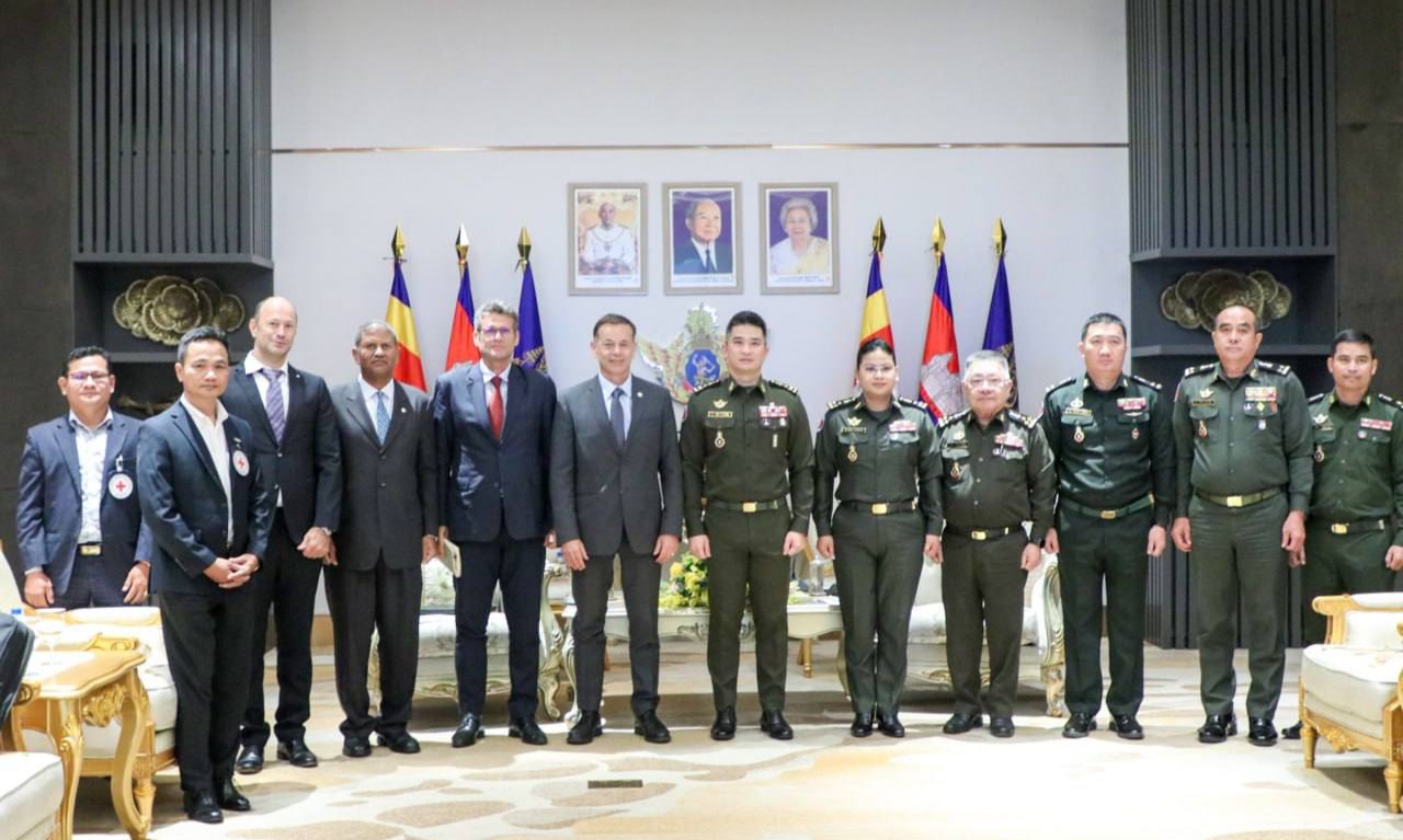លោក Jurg Montani​ ៖​ ទាហានទាំង ១៨រូប នៃកងយោធពលខេមរភូមិន្ទ ដែលកំពុងស្ថិតក្រោមការឃុំគ្រងរបស់ភាគីថៃនោះ គឺមានសុវត្ថិភាព និងមានសុខភាពល្អទាំងអស់គ្នា